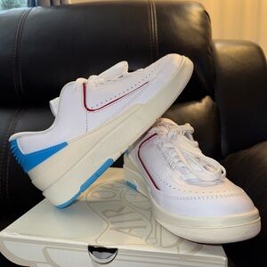 Women’s  NIKE AIR JORDAN 2 RETRO LOW  Size 7.5 New In The Box